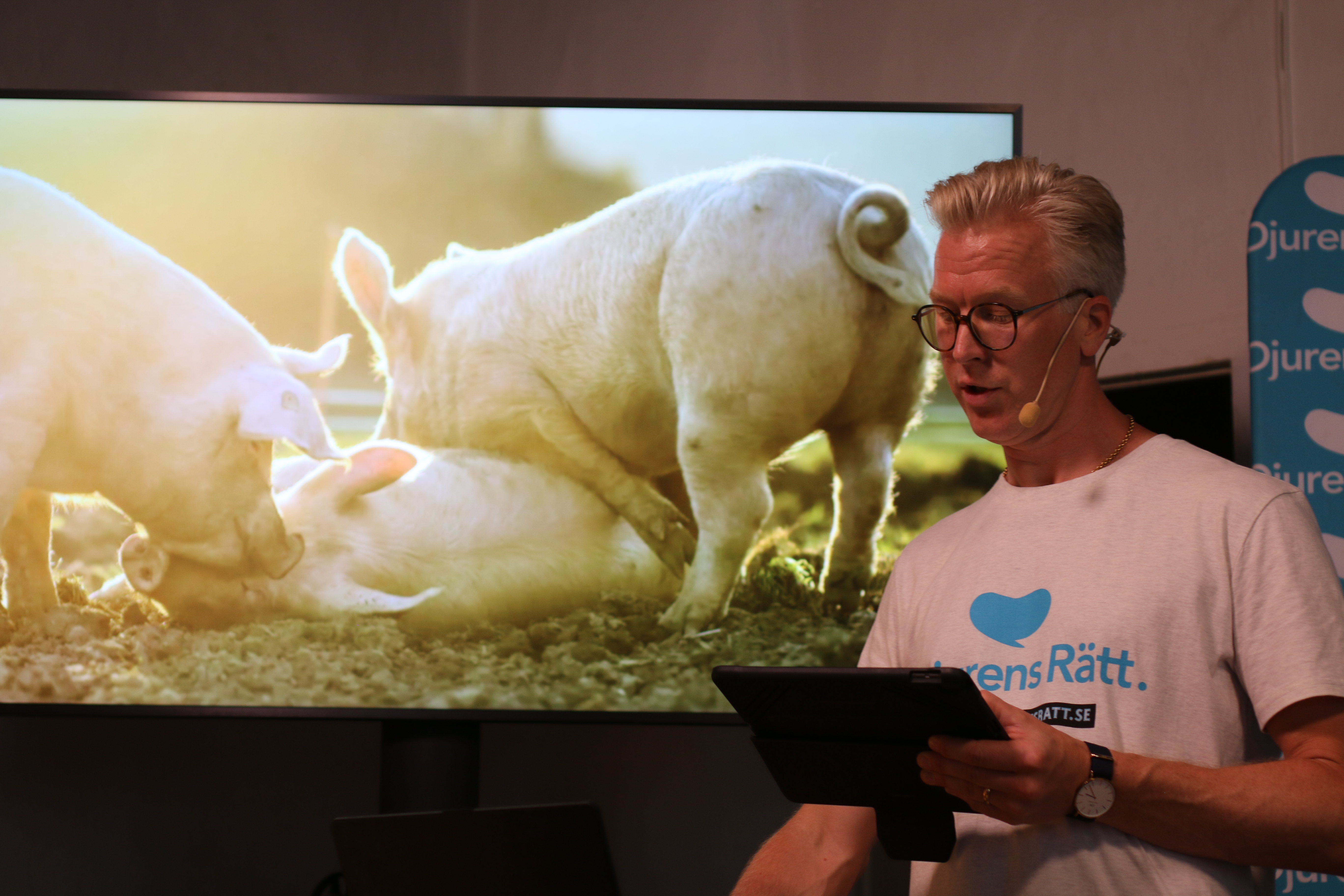 Sebastian Wiklund, samhällspolitisk chef, modererar seminariet "Upphandling som kraftfullt verktyg för djuren"